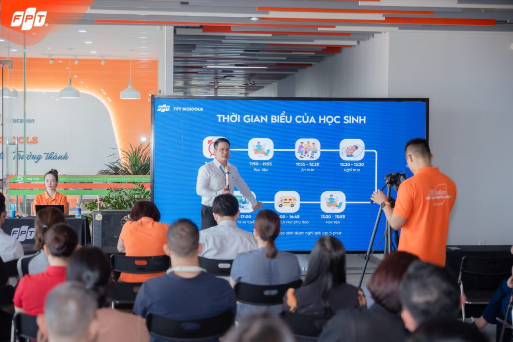 FPT Schools tổ chức Hội thảo "Tư vấn lựa chọn tổ hợp" và kỳ thi "Khảo sát chất lượng đầu vào môn tiếng Anh" dành cho học sinh lớp 10 năm học 2025-2026 14 1 187