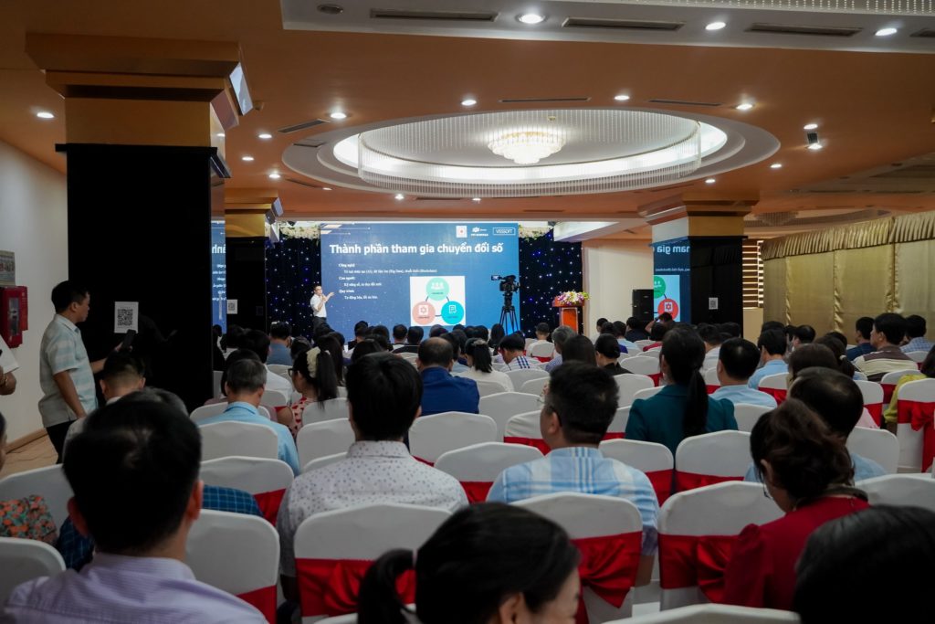 Hội nghị tập huấn chuyển đổi số và ứng dụng AI trong quản lý nhà nước 16 2 135