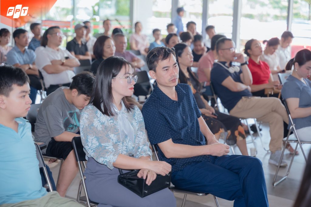 FPT Schools tổ chức Hội thảo "Tư vấn lựa chọn tổ hợp" và kỳ thi "Khảo sát chất lượng đầu vào môn tiếng Anh" dành cho học sinh lớp 10 năm học 2025-2026 17 2 137