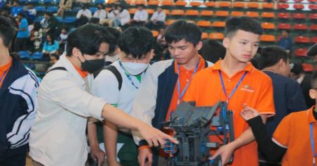 Sản phẩm dự thi của các đội FPT Schools. Ảnh: FPT Schools