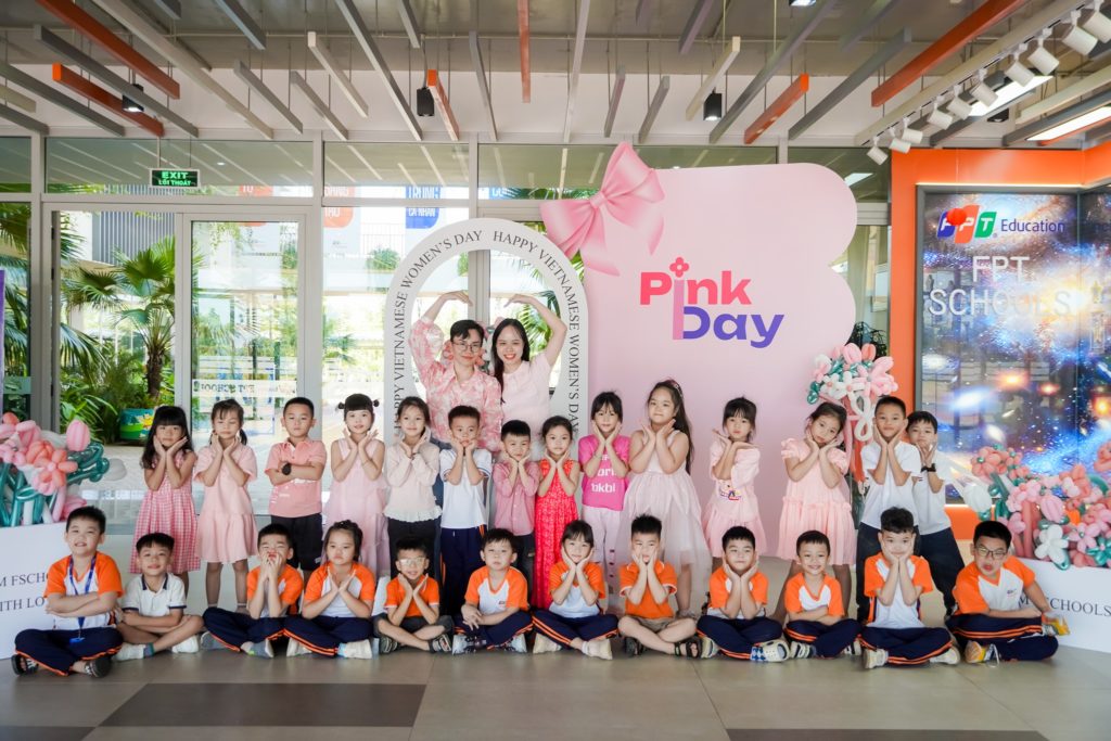 PINK DAY 2025 – GHÉ TRƯỜNG NGÀY HƯỜNG, ĐIỂM TÔ SẮC HƯỜNG TẠI FPT SCHOOL HÀ NAM 15 2 174