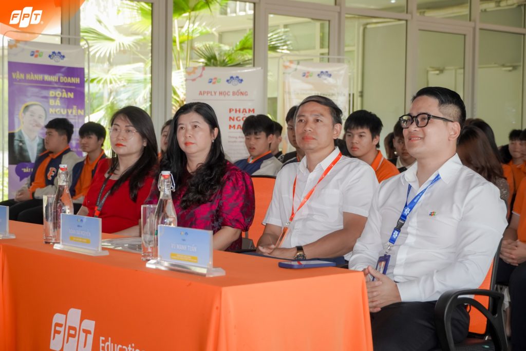 "Walk with us 2025 - Mơ hỏi mở" Khi ước mơ được dẫn lối 15 3 119
