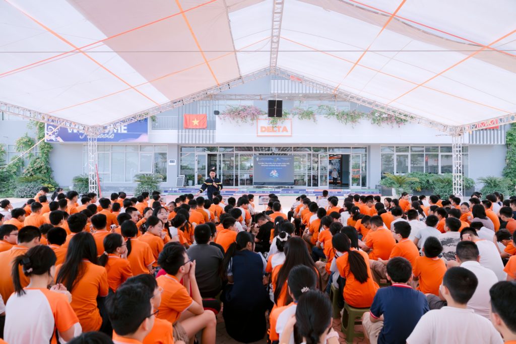Gần 900 học sinh THCS và THPT FPT School Hà Nam được tập huấn kỹ năng cứu nạn – cứu hộ, phòng - chống đuối nước 16 3 146
