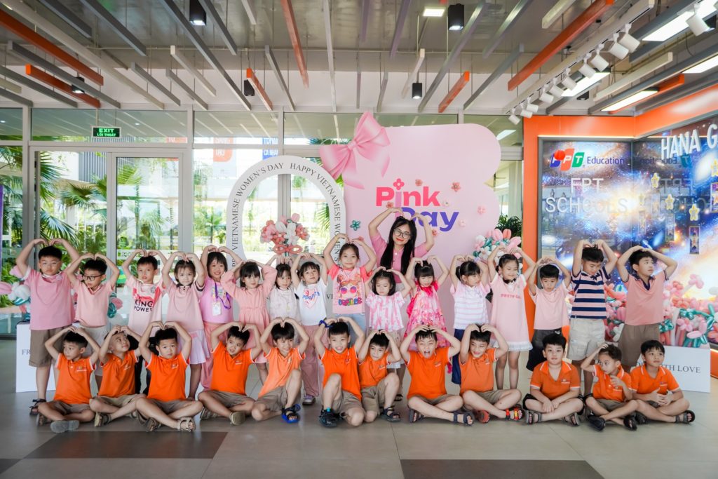 PINK DAY 2025 – GHÉ TRƯỜNG NGÀY HƯỜNG, ĐIỂM TÔ SẮC HƯỜNG TẠI FPT SCHOOL HÀ NAM 16 3 162