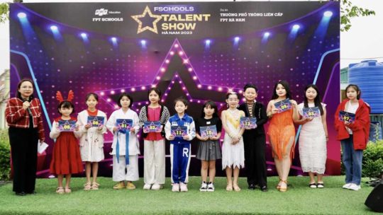 Gặp gỡ định hướng Fschools Talent Show Hà Nam 2023 4 Các thí sinh lần lượt bốc thăm thứ tự biểu diễn tại vòng chung kết