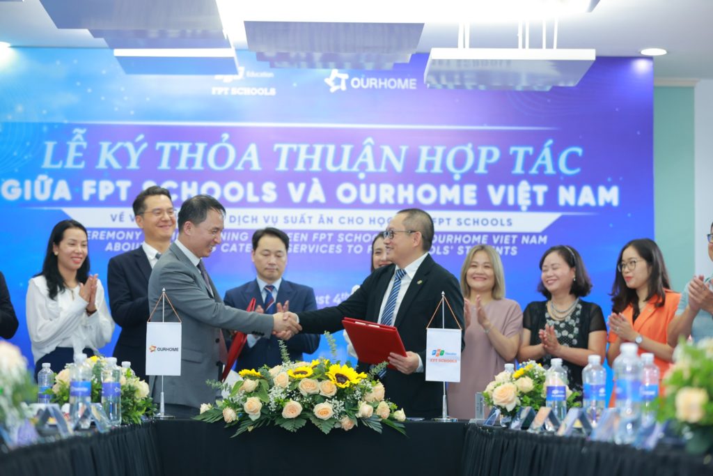 FPT Schools chính thức ký kết thỏa thuận hợp tác với OurHome Việt Nam về việc cung cấp dịch vụ suất ăn cho học sinh FPT Schools trên toàn quốc.