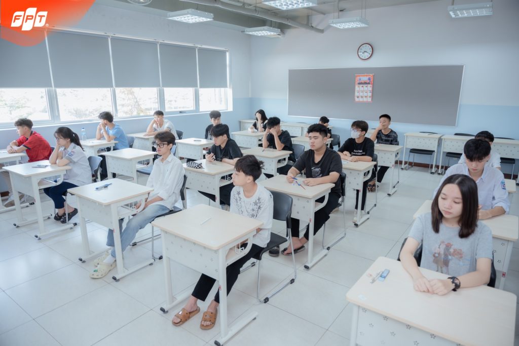 FPT Schools tổ chức Hội thảo "Tư vấn lựa chọn tổ hợp" và kỳ thi "Khảo sát chất lượng đầu vào môn tiếng Anh" dành cho học sinh lớp 10 năm học 2025-2026 15 4 113