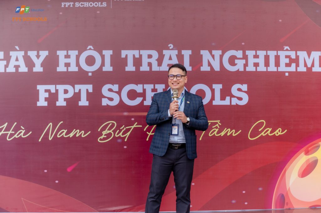 Thầy Vũ Mạnh Tuấn - Giám đốc Điều hành FPT School Hà Nam phát biểu.
