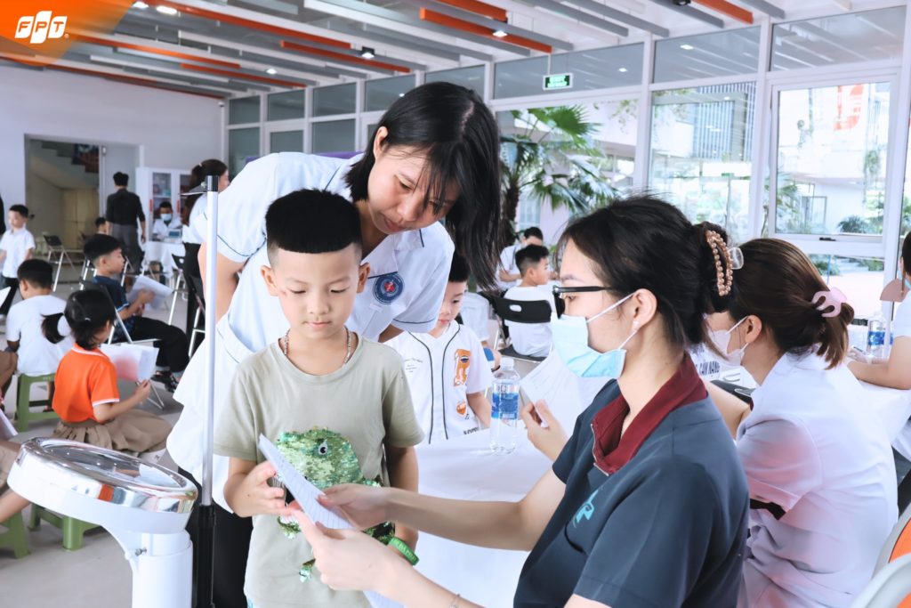 KHỐI TIỂU HỌC FPT SCHOOL HÀ NAM HOÀN THÀNH KHÁM SỨC KHỎE ĐẦU NĂM 17 5 107