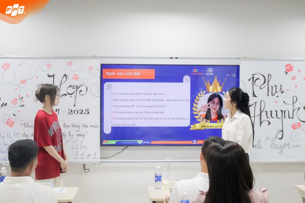 Ngập tràn cảm xúc tại buổi họp phụ huynh cuối học kỳ II năm học 2024 - 2025 17 5 94
