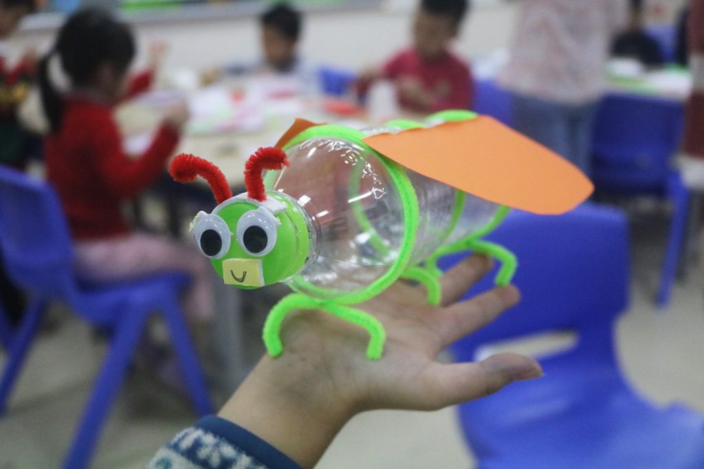 Robot Côn trùng do học sinh FPT Schools tạo nên.