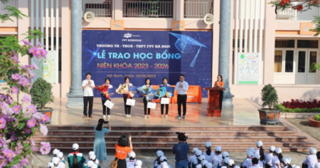 Trao học bổng