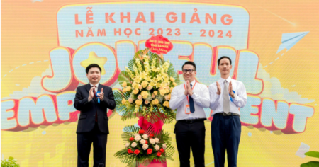 Chủ tịch UBND tỉnh Hà Nam dự khai giảng FPT Schools Hà Nam