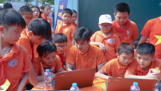 Học sinh Hà Nam hào hứng trải nghiệm Tin học Lập trình