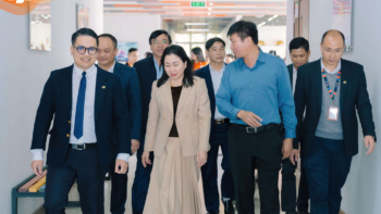 ĐOÀN LÃNH ĐẠO TỈNH NINH BÌNH ĐẾN THĂM VÀ ĐỘNG VIÊN THẦY, TRÒ TRƯỜNG TIỂU HỌC, THCS VÀ THPT FPT 2 image 41