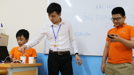 HỌC SINH LỚP 7 FPT SCHOOLS ÁP DỤNG IoT ĐỂ ĐO CHẤT LƯỢNG NƯỚC 32 thu